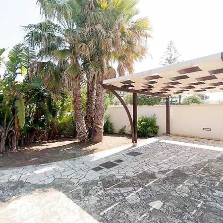 Rose Villa *